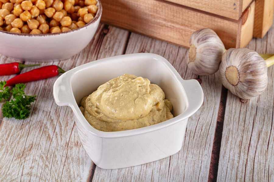 Hummus ile można przechowywać i jak dbać o jego świeżość?